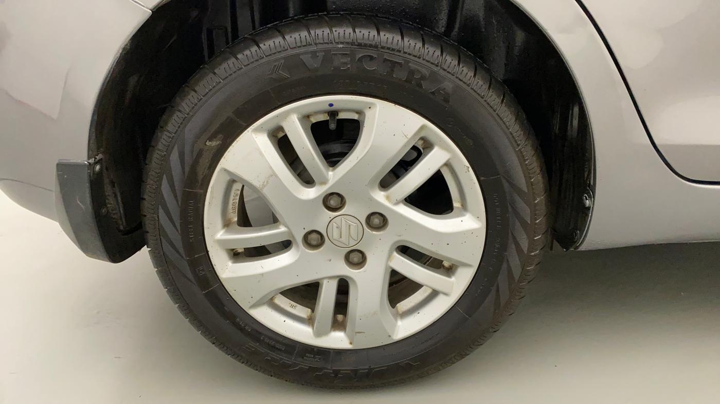 2012 Maruti Swift Dzire ZXI, Petrol, Manual, 85,917 km, Right Rear Wheel