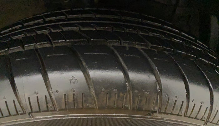 2012 Maruti Swift Dzire ZXI, Petrol, Manual, 85,917 km, Right Front Tyre Tread