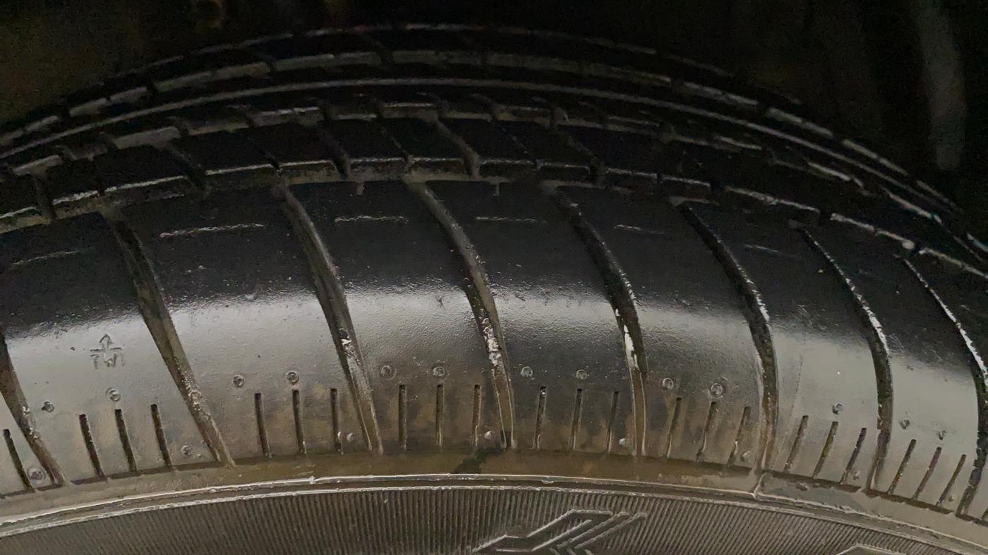 2012 Maruti Swift Dzire ZXI, Petrol, Manual, 85,917 km, Left Front Tyre Tread