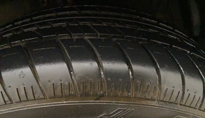 2012 Maruti Swift Dzire ZXI, Petrol, Manual, 85,917 km, Left Front Tyre Tread