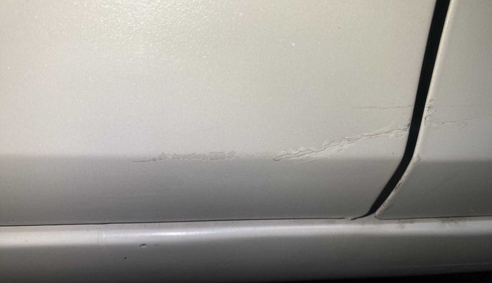 2013 Maruti Swift VDI, Diesel, Manual, 71,129 km, Right rear door - Minor scratches
