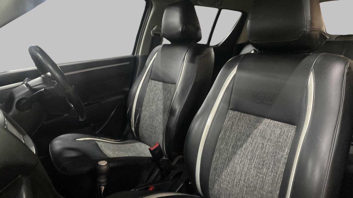 2013 Maruti Swift VDI, Diesel, Manual, 71,129 km, Right Side Front Door Cabin