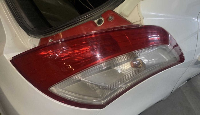 2013 Maruti Swift VDI, Diesel, Manual, 71,129 km, Right tail light - Minor scratches