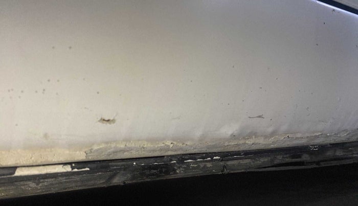2013 Maruti Swift VDI, Diesel, Manual, 71,129 km, Right running board - Slightly dented