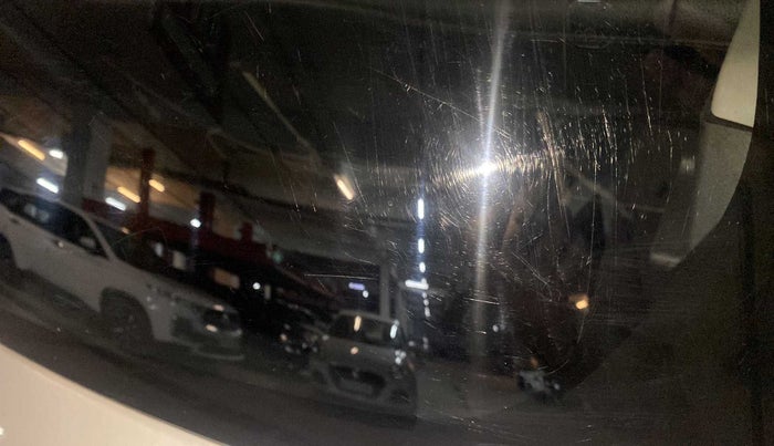 2013 Maruti Swift VDI, Diesel, Manual, 71,129 km, Rear windshield - Minor spot on windshield