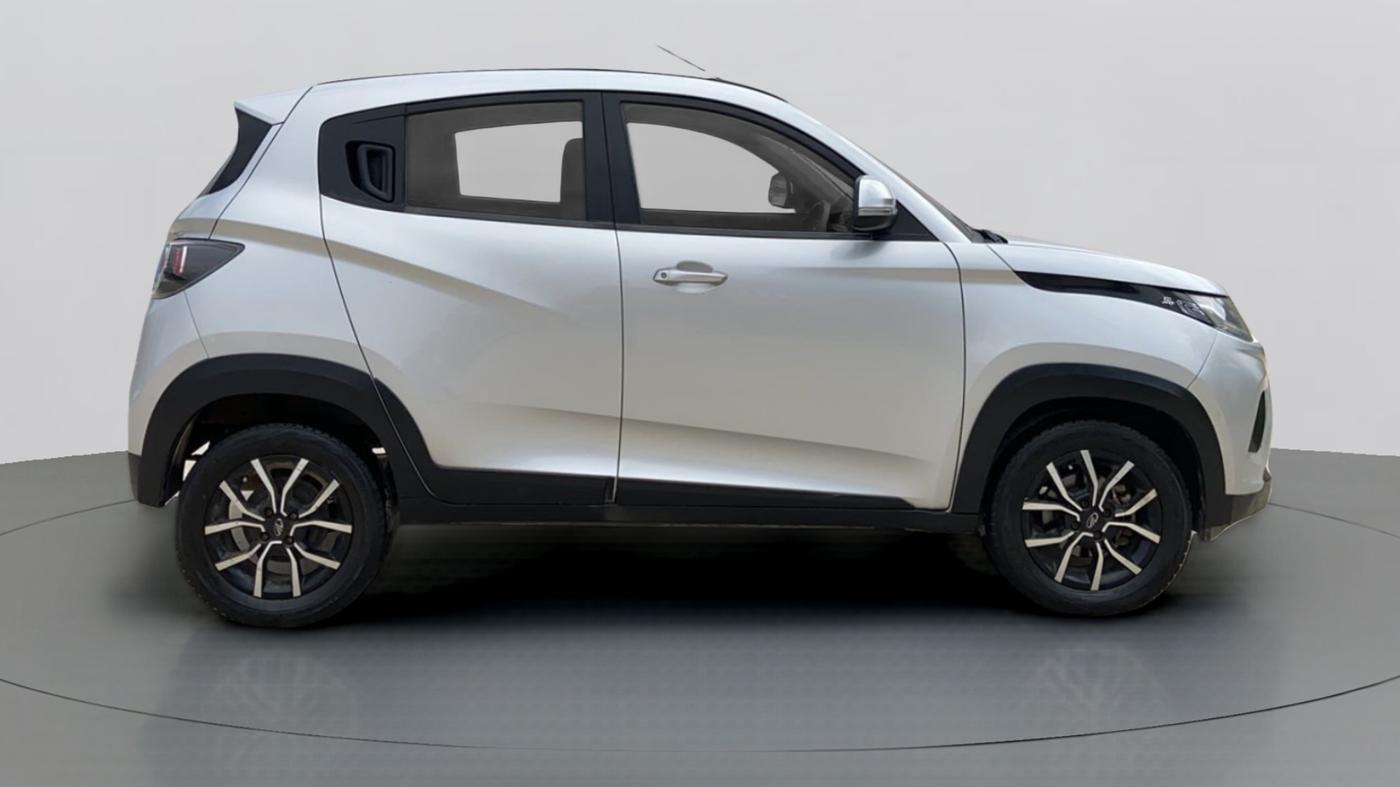 2017 Mahindra KUV 100 NXT K8 6 STR, Petrol, Manual, 44,217 km, Right Side View