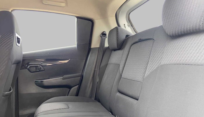 2017 Mahindra KUV 100 NXT K8 6 STR, Petrol, Manual, 44,217 km, Right Side Rear Door Cabin