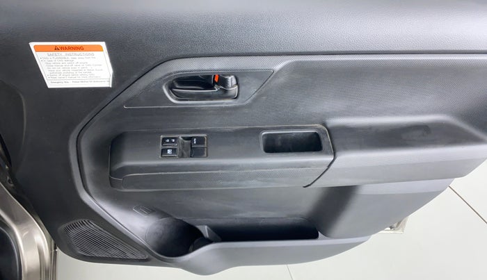 2020 Maruti New Wagon-R LXI CNG 1.0 L, CNG, Manual, 36,518 km, Driver Side Door Panels Control