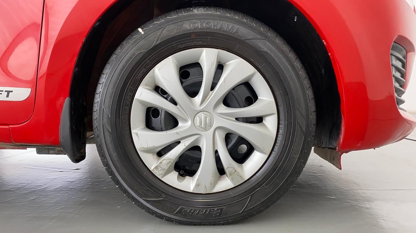 2018 Maruti Swift VXI ABS, Petrol, Manual, 69,988 km, Right Front Wheel