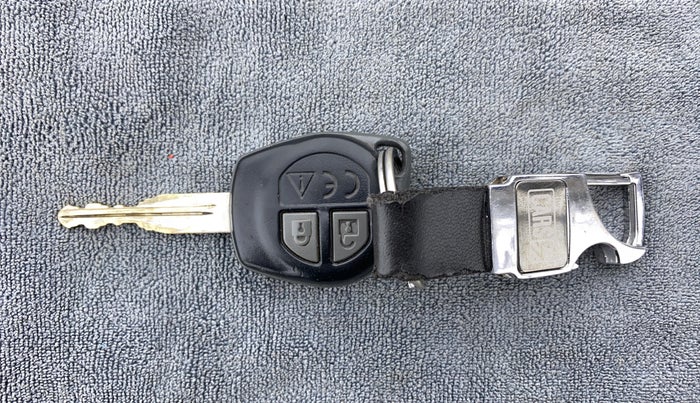 2018 Maruti Swift VXI ABS, Petrol, Manual, 69,988 km, Key Close Up