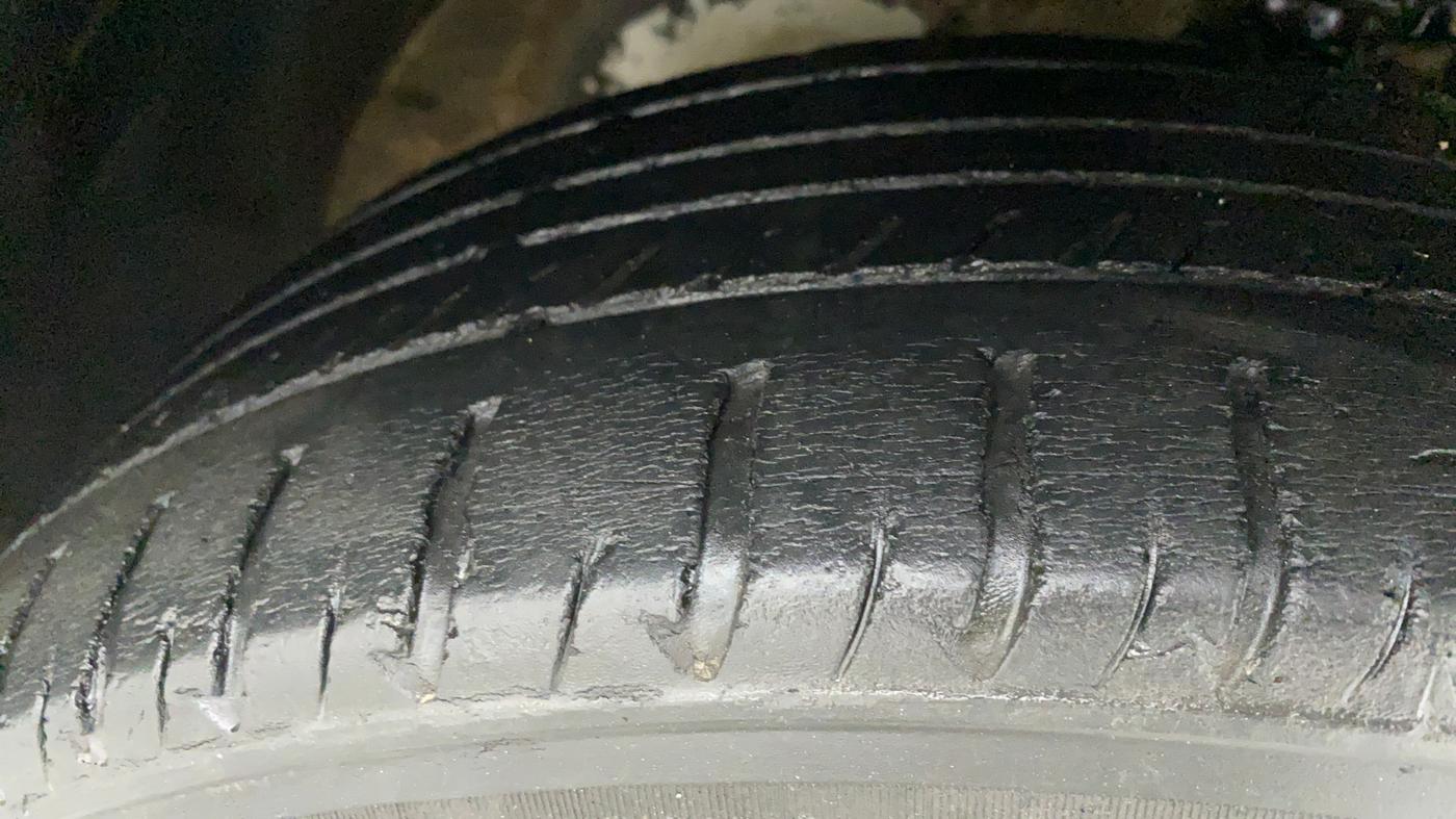 2019 Mahindra XUV300 1.5 W6 MT, Diesel, Manual, 62,552 km, Right Front Tyre Tread