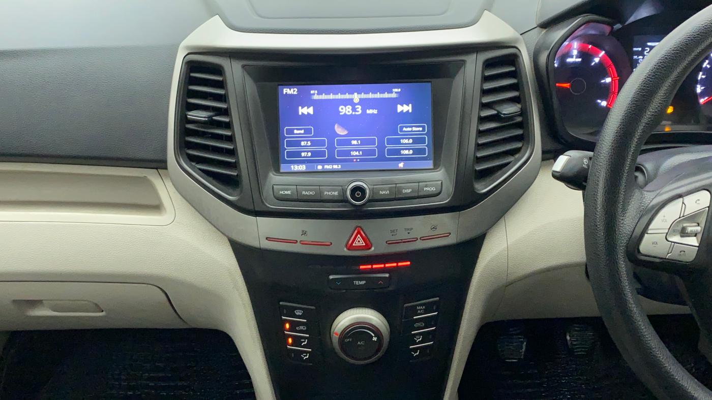 2019 Mahindra XUV300 1.5 W6 MT, Diesel, Manual, 62,552 km, Air Conditioner
