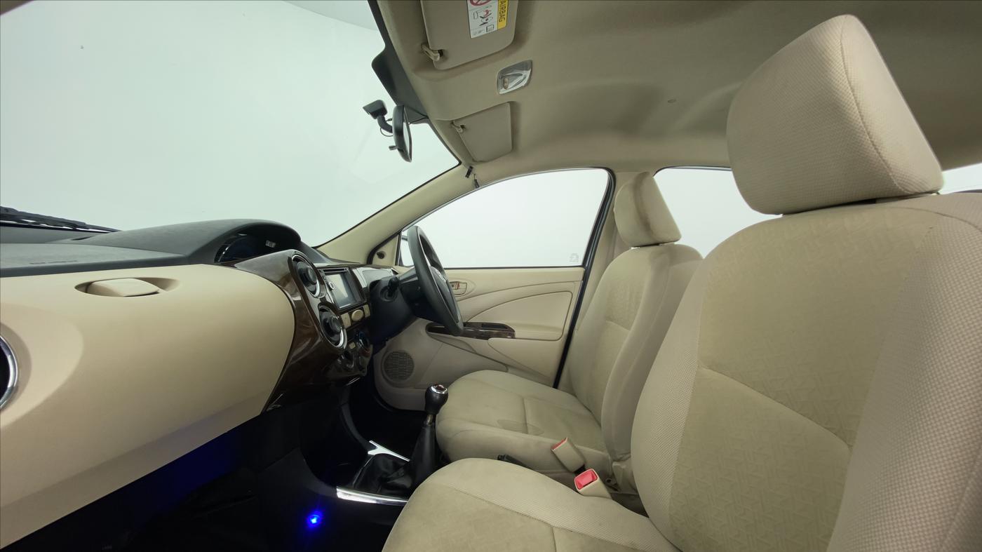 2017 Toyota Etios GX, Petrol, Manual, 61,050 km, Right Side Front Door Cabin
