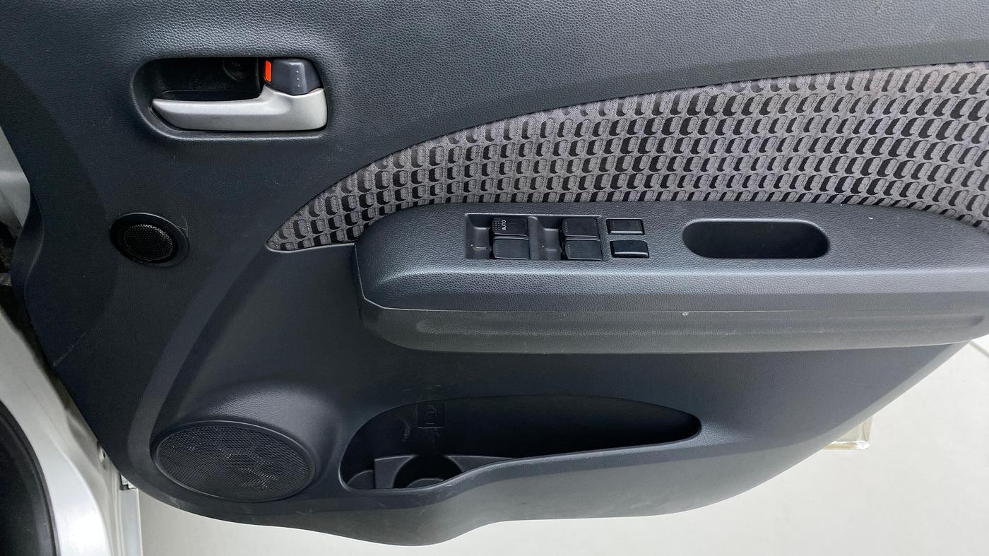 2014 Maruti Ritz VXI, Petrol, Manual, 65,203 km, Driver Side Door Panels Control