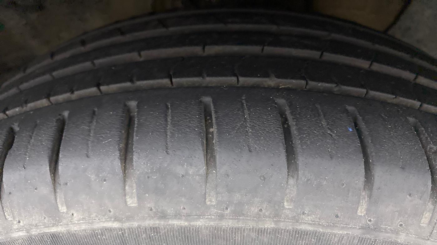2016 Hyundai Elite i20 ASTA 1.2, Petrol, Manual, 32,136 km, Right Front Tyre Tread