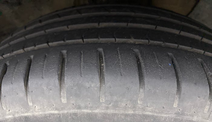 2016 Hyundai Elite i20 ASTA 1.2, Petrol, Manual, 32,136 km, Right Front Tyre Tread