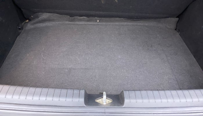 2016 Hyundai Elite i20 ASTA 1.2, Petrol, Manual, 32,136 km, Boot Inside