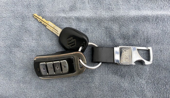 2018 Maruti Alto K10 VXI P, CNG, Manual, 47,124 km, Key Close Up