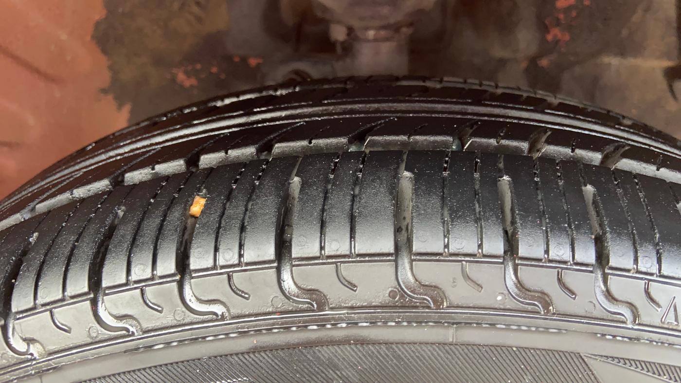 2017 Maruti Celerio ZXI AMT (O), Petrol, Automatic, 81,266 km, Right Front Tyre Tread