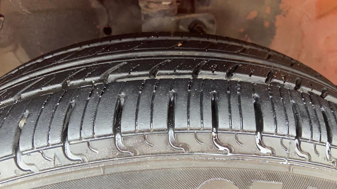 2017 Maruti Celerio ZXI AMT (O), Petrol, Automatic, 81,266 km, Left Front Tyre Tread