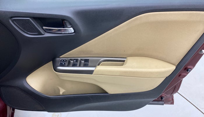 2016 Honda City 1.5L I-VTEC V MT, Petrol, Manual, 1,17,195 km, Driver Side Door Panels Control