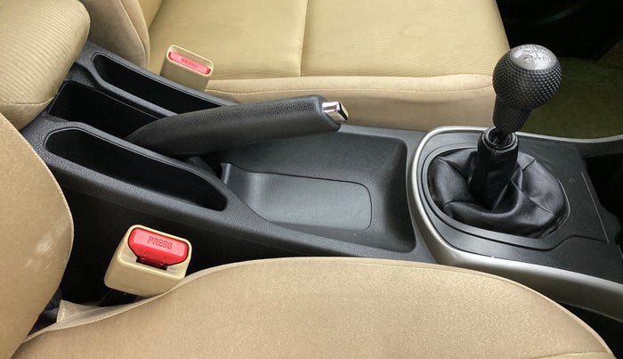 2016 Honda City 1.5L I-VTEC V MT, Petrol, Manual, 1,17,195 km, Gear Lever