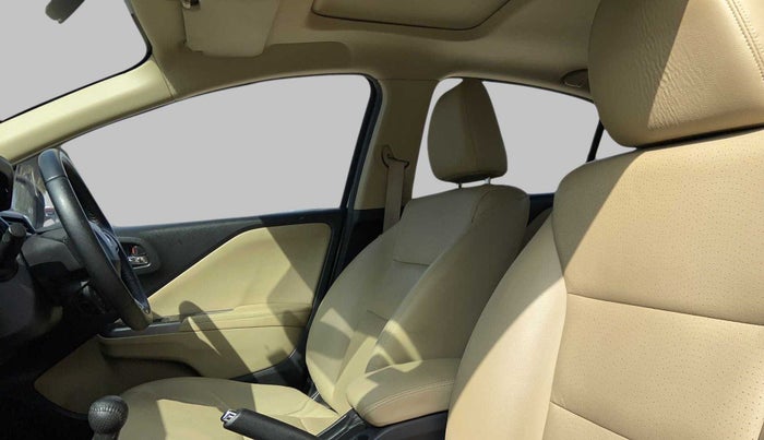 2017 Honda City VX MT PETROL, Petrol, Manual, 54,138 km, Right Side Front Door Cabin
