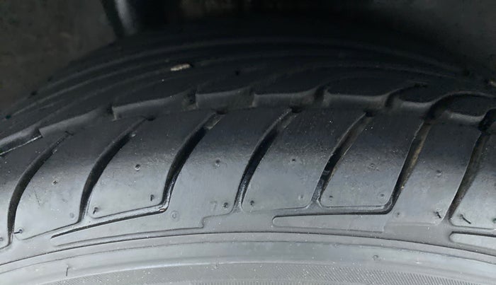 2010 Honda City V MT PETROL, Petrol, Manual, 47,400 km, Right Rear Tyre Tread