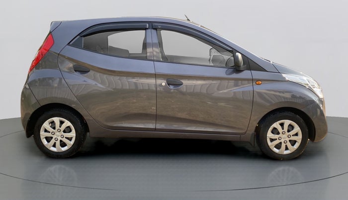 2018 Hyundai Eon MAGNA +, Petrol, Manual, 25,768 km, Right Side View