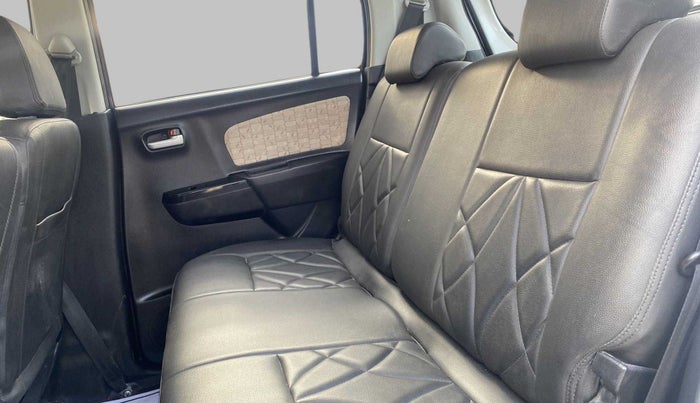 2018 Maruti Wagon R 1.0 VXI+ (O) MT, Petrol, Manual, 25,425 km, Right Side Rear Door Cabin