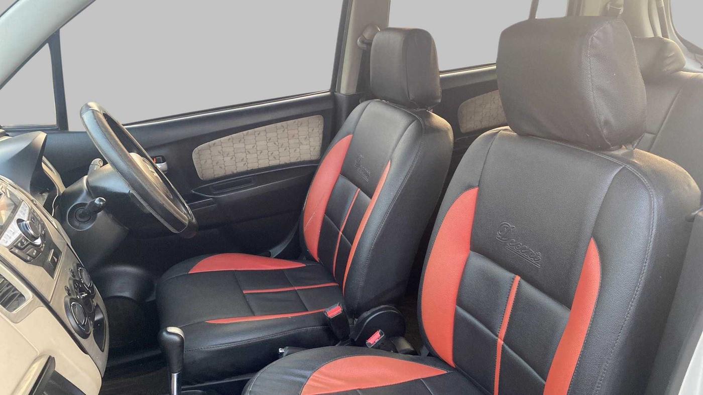 2017 Maruti Wagon R 1.0 VXI AMT, Petrol, Automatic, 58,554 km, Right Side Front Door Cabin