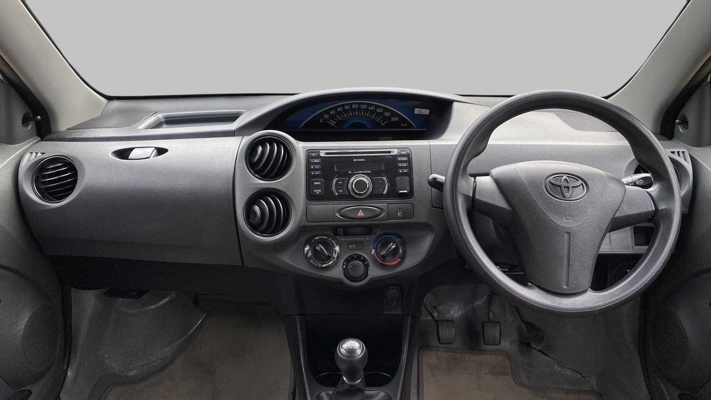 2013 Toyota Etios Liva G, Petrol, Manual, 78,698 km, Dashboard