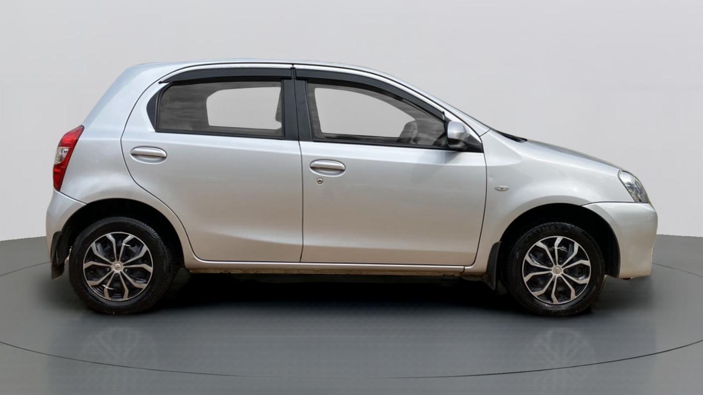 2013 Toyota Etios Liva G, Petrol, Manual, 78,698 km, Right Side View
