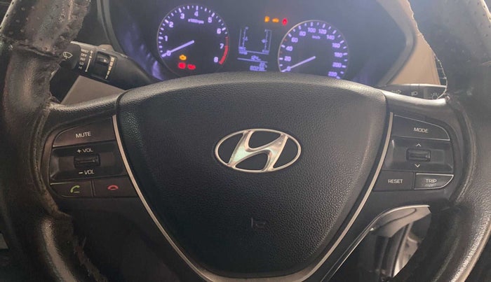 2014 Hyundai Elite i20 MAGNA 1.2, Petrol, Manual, 80,227 km, Steering wheel - Sound system control has minor damage