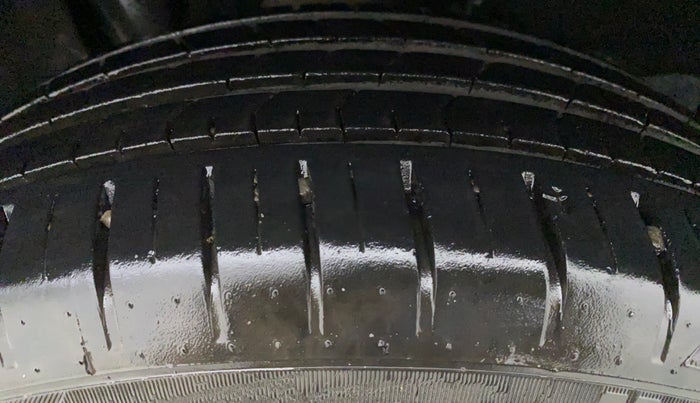 2020 Maruti Baleno ZETA CVT PETROL 1.2, Petrol, Automatic, 12,605 km, Right Front Tyre Tread