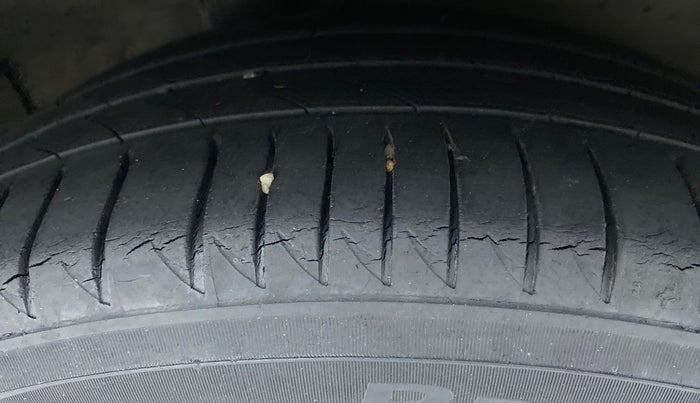 2017 Honda BR-V 1.5 i-VTEC V, Petrol, Manual, 58,022 km, Right Rear Tyre Tread