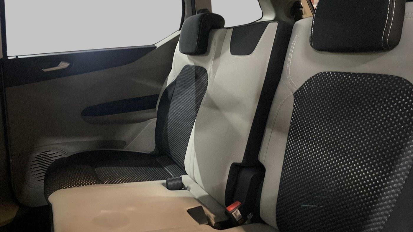 2020 Renault TRIBER 1.0 RXZ, Petrol, Manual, 18,552 km, Right Side Rear Door Cabin