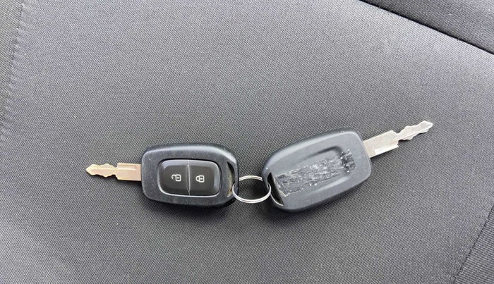 2021 Renault Kwid 1.0 CLIMBER OPT, Petrol, Manual, 11,389 km, Lock system - Dork lock functional only from remote key