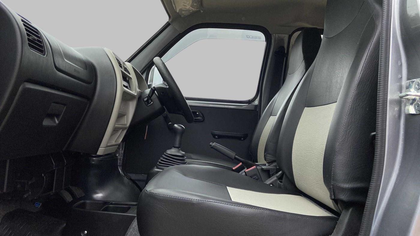 2021 Maruti Eeco 5 STR AC (O), Petrol, Manual, 7,311 km, Right Side Front Door Cabin
