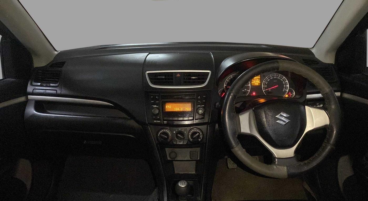 2015 Maruti Swift VXI, Petrol, Manual, 53,167 km, Dashboard