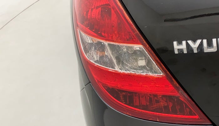 2011 Hyundai i20 MAGNA (O) 1.2, Petrol, Manual, 1,23,252 km, Left tail light - Minor damage