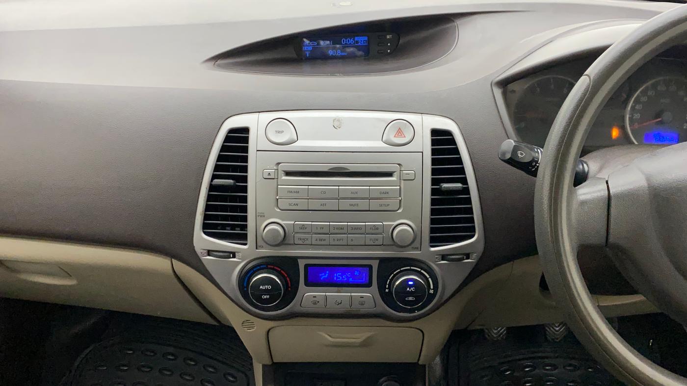 2011 Hyundai i20 MAGNA (O) 1.2, Petrol, Manual, 1,23,252 km, Air Conditioner