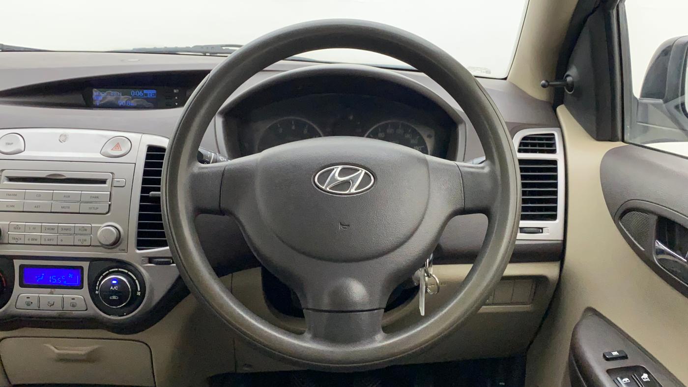 2011 Hyundai i20 MAGNA (O) 1.2, Petrol, Manual, 1,23,252 km, Steering Wheel Close Up