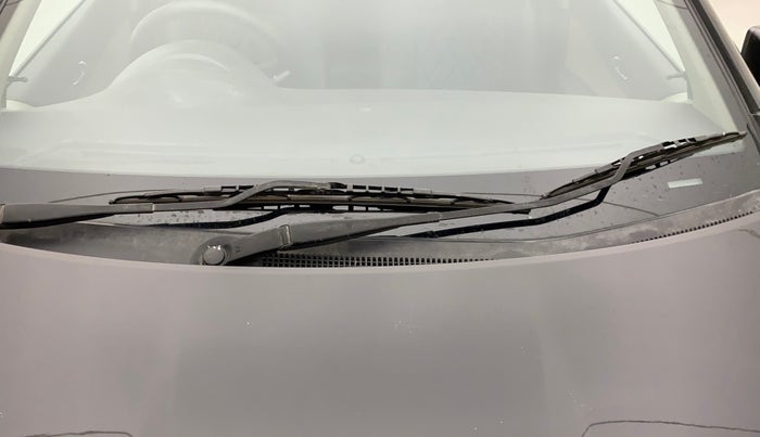2011 Hyundai i20 MAGNA (O) 1.2, Petrol, Manual, 1,23,252 km, Front windshield - Noise From Wiper System