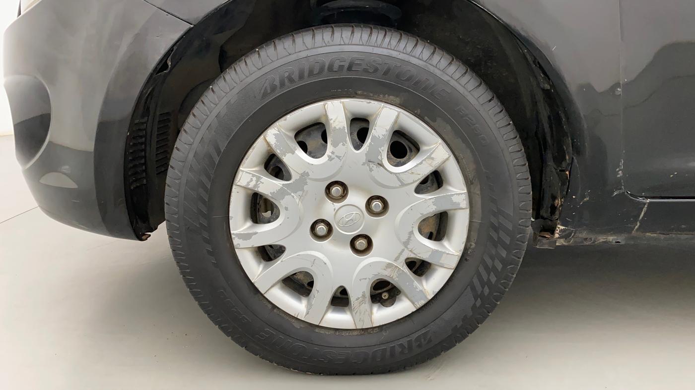 2011 Hyundai i20 MAGNA (O) 1.2, Petrol, Manual, 1,23,252 km, Left Front Wheel