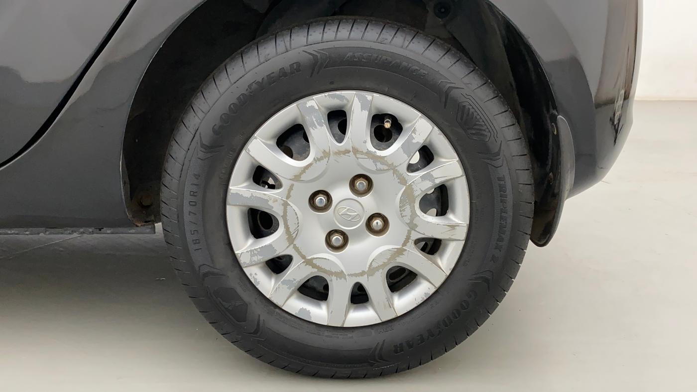 2011 Hyundai i20 MAGNA (O) 1.2, Petrol, Manual, 1,23,252 km, Left Rear Wheel