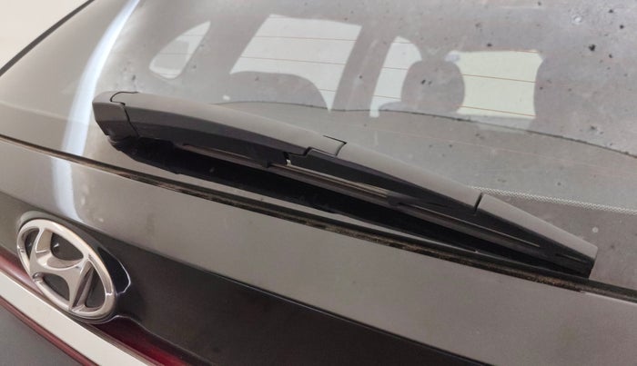 2023 Hyundai NEW I20 ASTA (O) 1.2 AT, Petrol, Automatic, 1,03,006 km, Rear Wiper