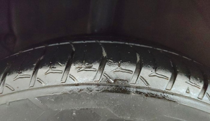 2023 Hyundai NEW I20 ASTA (O) 1.2 AT, Petrol, Automatic, 1,03,006 km, Right Rear Tyre Tread