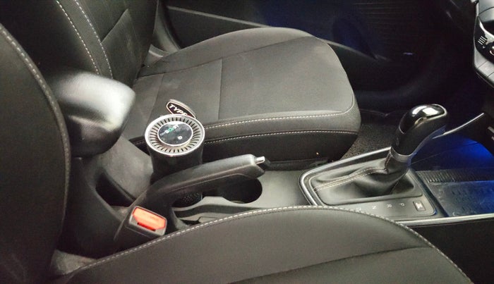 2023 Hyundai NEW I20 ASTA (O) 1.2 AT, Petrol, Automatic, 1,03,006 km, Gear Lever