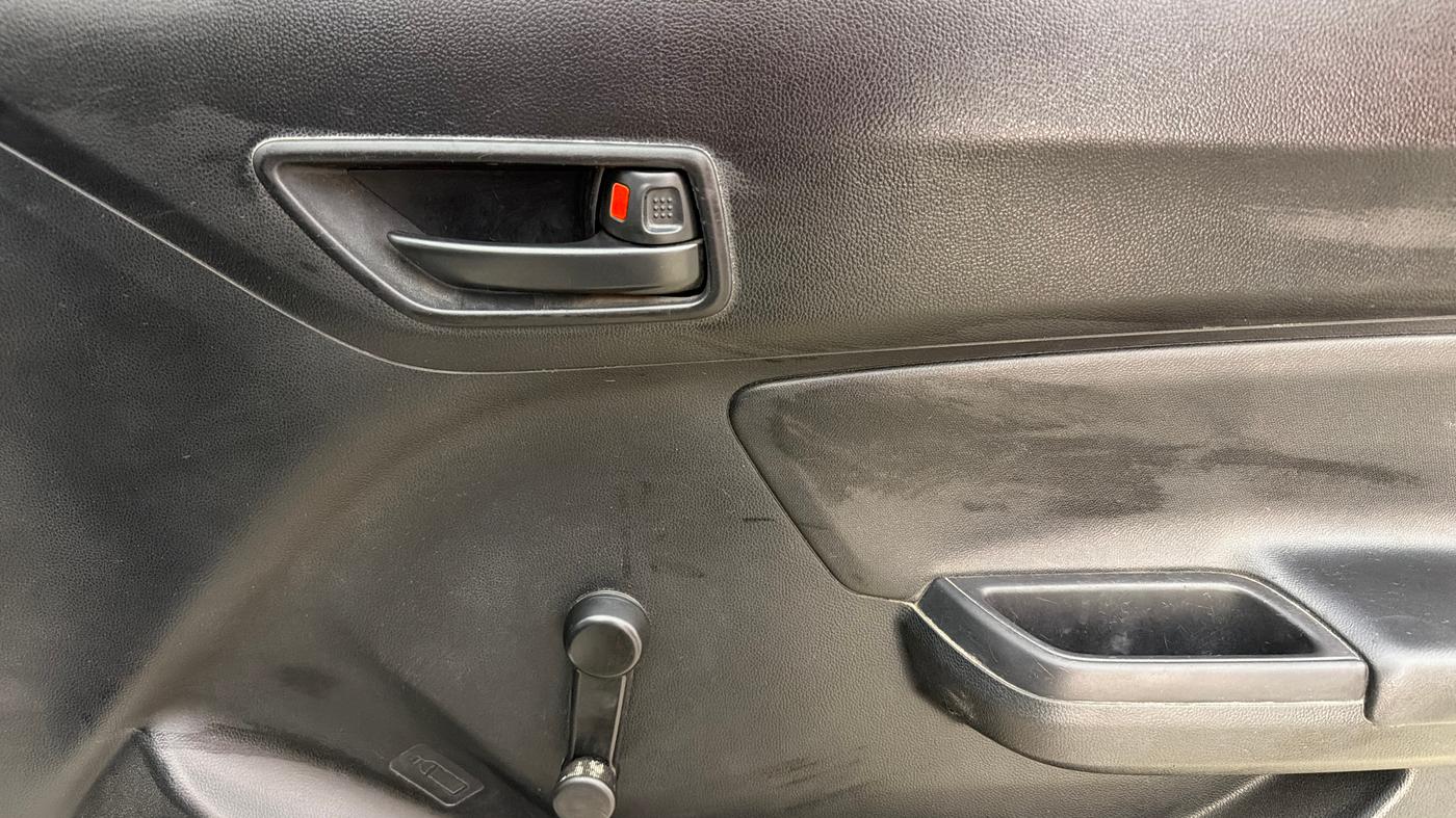 2024 Maruti Swift LXI, Petrol, Manual, 33,170 km, Driver Side Door Panels Control